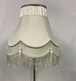 TRADITIONAL FULLY LINED 16" CREAM & SILVER TABLE LAMP SHADE