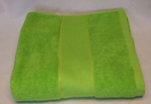 Set of 2 Green Velour Beach Towels 100% Cotton Size 85cm x 160cm