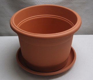 Milano Terracotta 50cm Plastic Round Planter and Saucer Set