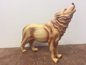 Naturecraft Wood Effect Howling Wolf Ornament Figurine New in Box