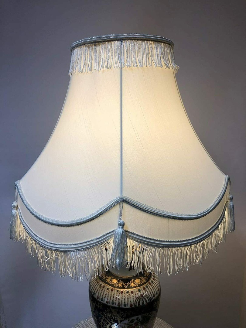 TRADITIONAL FULLY LINED 12" CREAM & SILVER TABLE LAMP SHADE