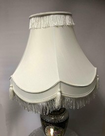 TRADITIONAL FULLY LINED 18" CREAM & SILVER TABLE LAMP SHADE