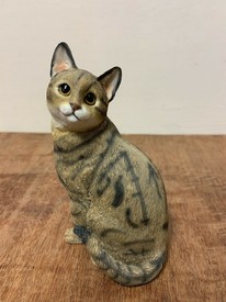 Sitting Tabby Cat Statue by Leonardo Collection