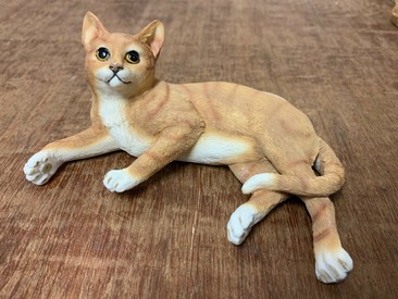 Lying Ginger Cat Statue by Leonardo Collection