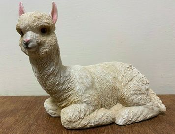 Sitting Alpacasso Kawaii Llama Ornament Figurine by Naturecraft