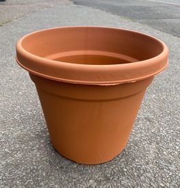 Tomato Growing Pot Planter Self Watering 26cm 7.7 Litres - terracotta colour