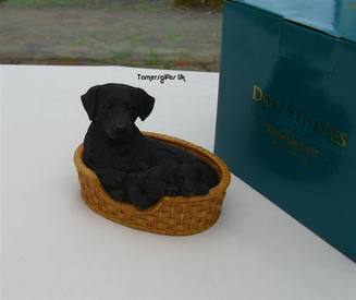 Black Labrador & Puppies in Basket Ornament Figurine by Leonardo Collection