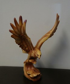 Osprey Wood Effect Ornament Figurine by Naturecraft
