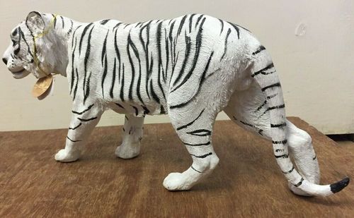 Snow Tiger Figurine By Lesser & Pavey 
